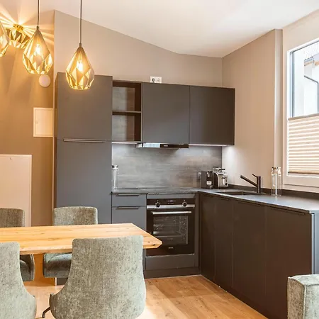 Modern Holiday Apartment *
